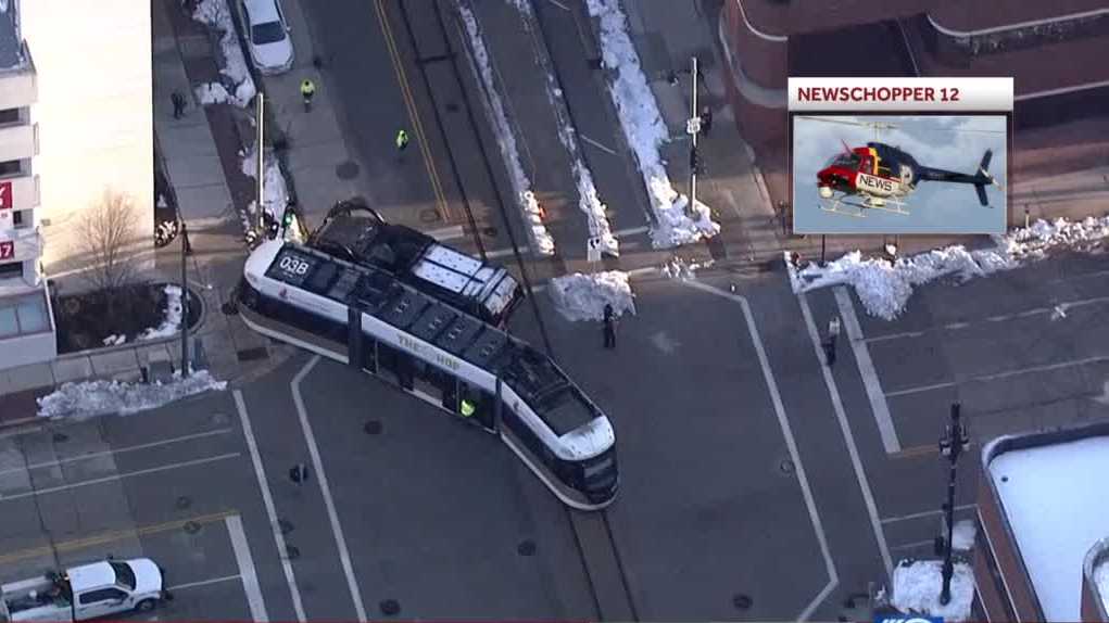 Milwaukee streetcar and garbage truck crash: Service resumes Milwaukee streetcar and garbage truck crash: Service resumes