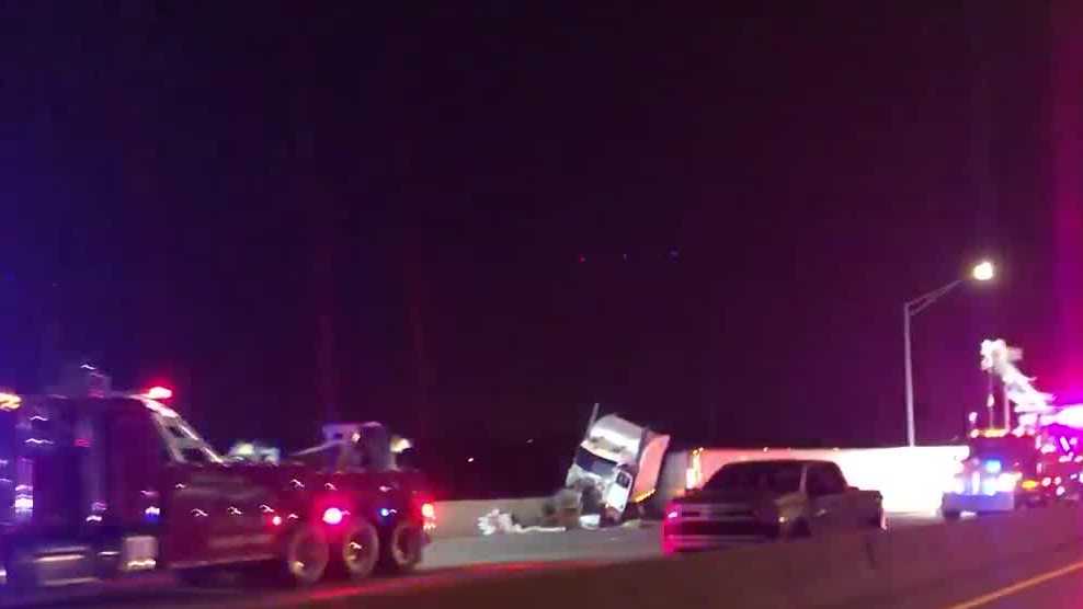 Semi crash closes I35 South near Bond Bridge