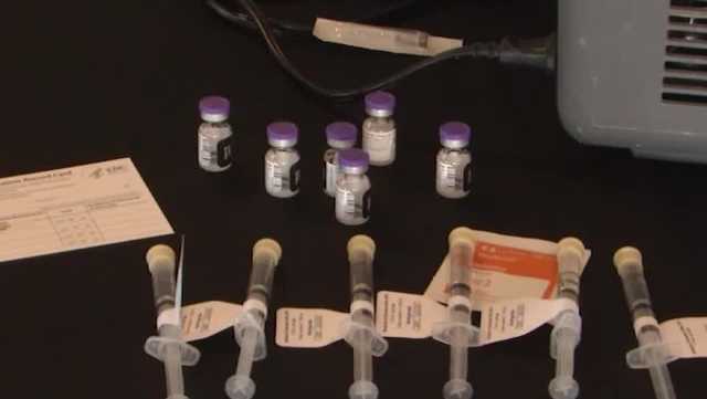First COVID-19 vaccine doses were administered in Iowa one year ago - Vimarsana News