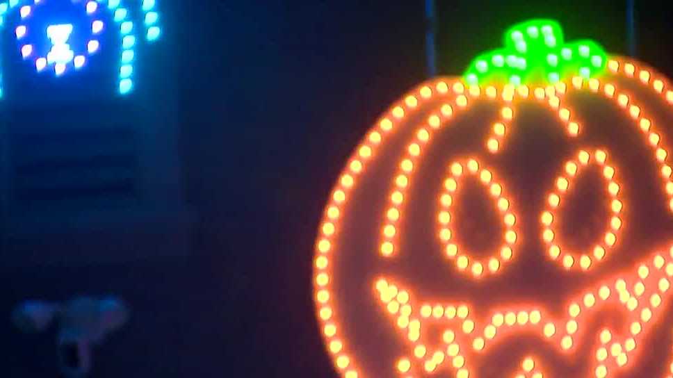 Rocklin man brings halloween to life with nightly light show at home