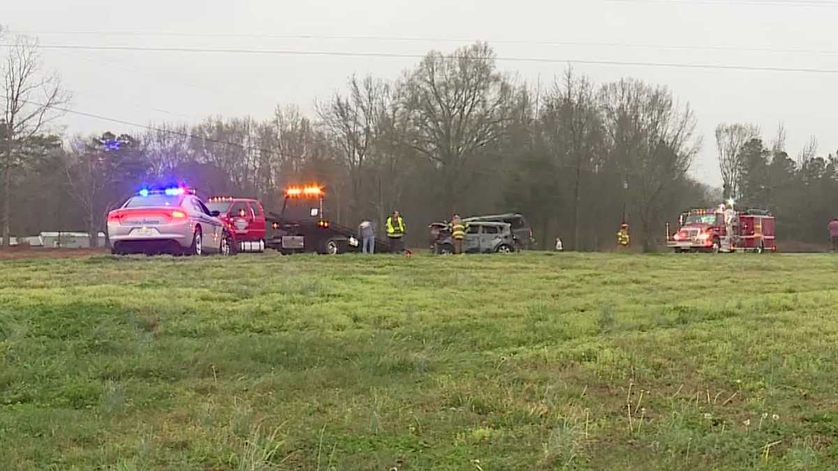Man dies in fiery head-on crash in Anderson County, coroner says - WYFF
