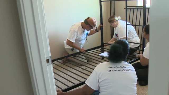 Project CommUNITY: Sacramento youth program works to assemble and deliver beds to families - Vimarsana News