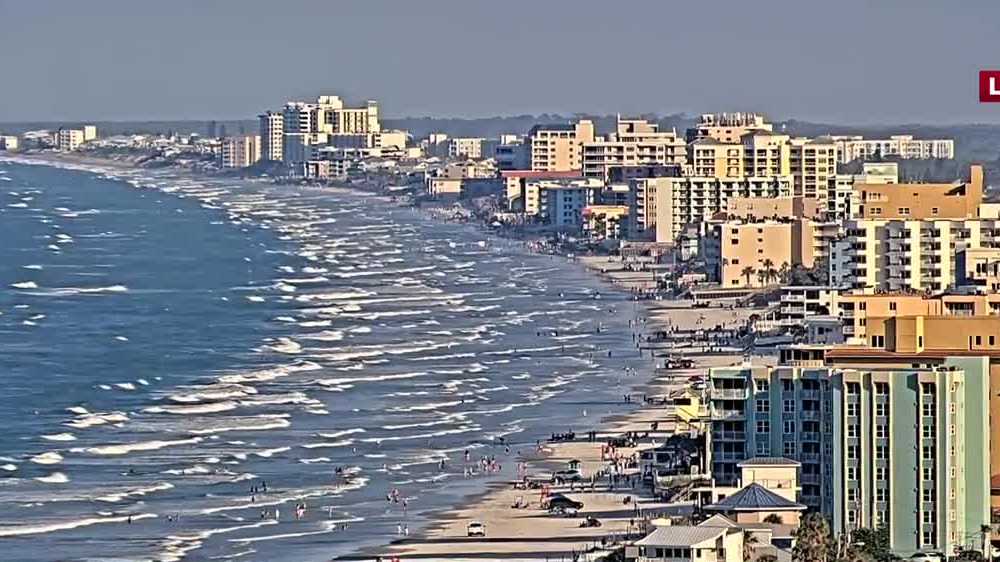 Man hospitalized after second shark bite in 2 days at New Smyrna Beach