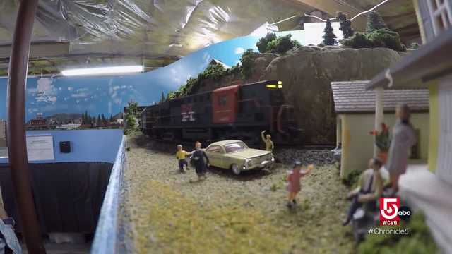 An elaborate scale model railroad layout chugs its engine in a Leominster, Mass. home - Vimarsana News