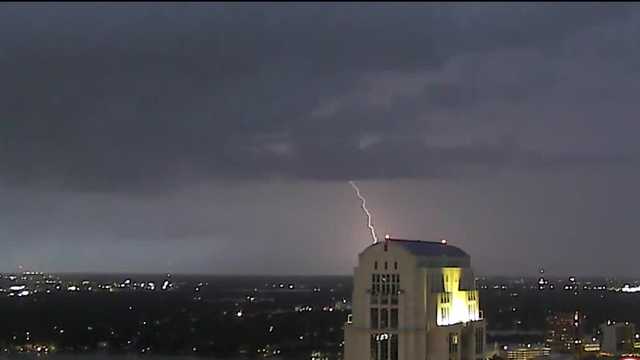Back-to-back lightning in Central Florida hits woman, child - Vimarsana News