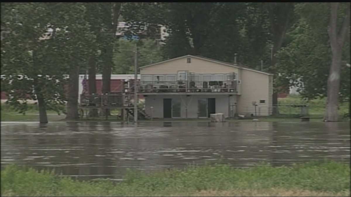 Rulo still in flood threat