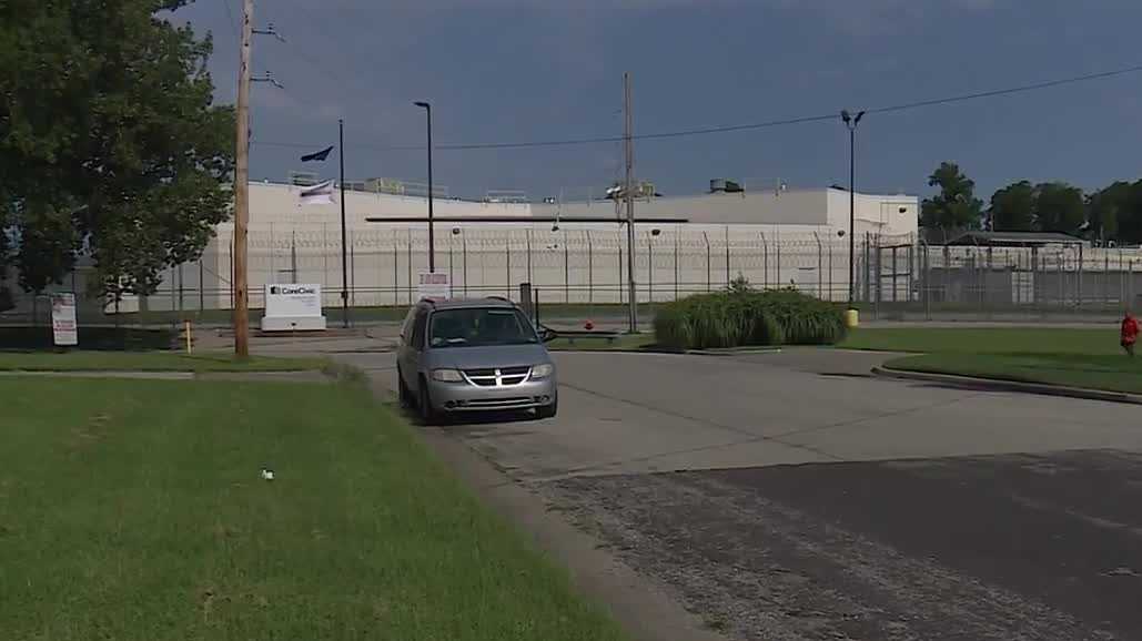 Who's paying for the sale of CoreCivic's ICE facility? Leavenworth mayor says taxpayers will pay