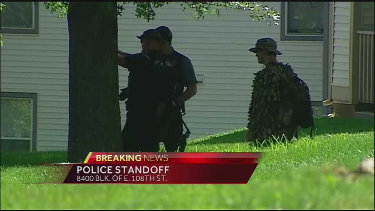 Police being patient with man at scene of south KC standoff