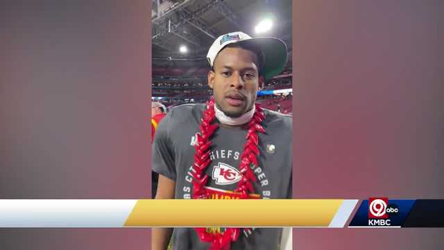 Chiefs wide receiver delivers good news for students at Lee's Summit - Vimarsana News