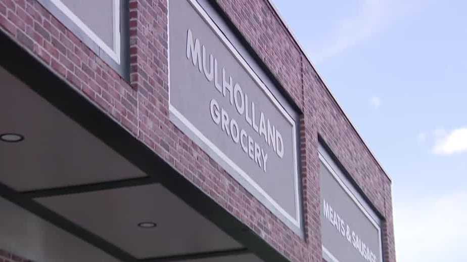 Community rallies to keep Iowa grocery store open after rebuilding from fire