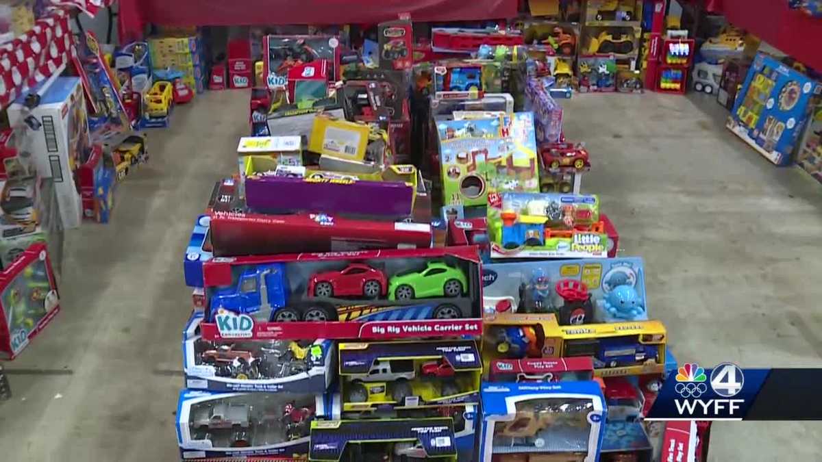 Salvation Army Volunteers Fills Angel Tree Bags For Upstate Children