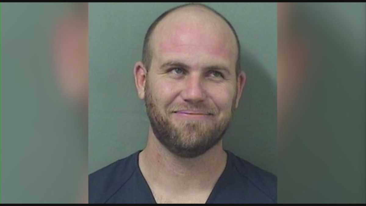 Uber driver runs from angry passenger, deputies say