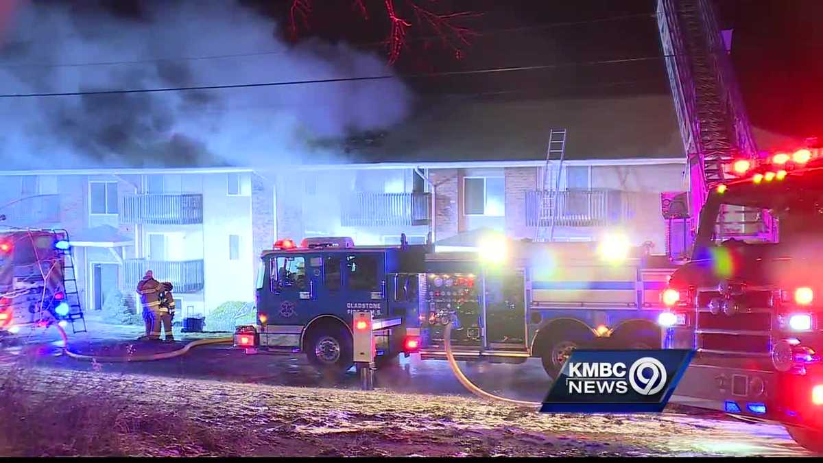 25 displaced by fire at Gladstone apartment complex