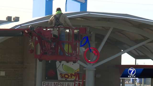Bellevue Sonic reopens nearly two months after a gunman kills two employees, injures two others - Vimarsana News