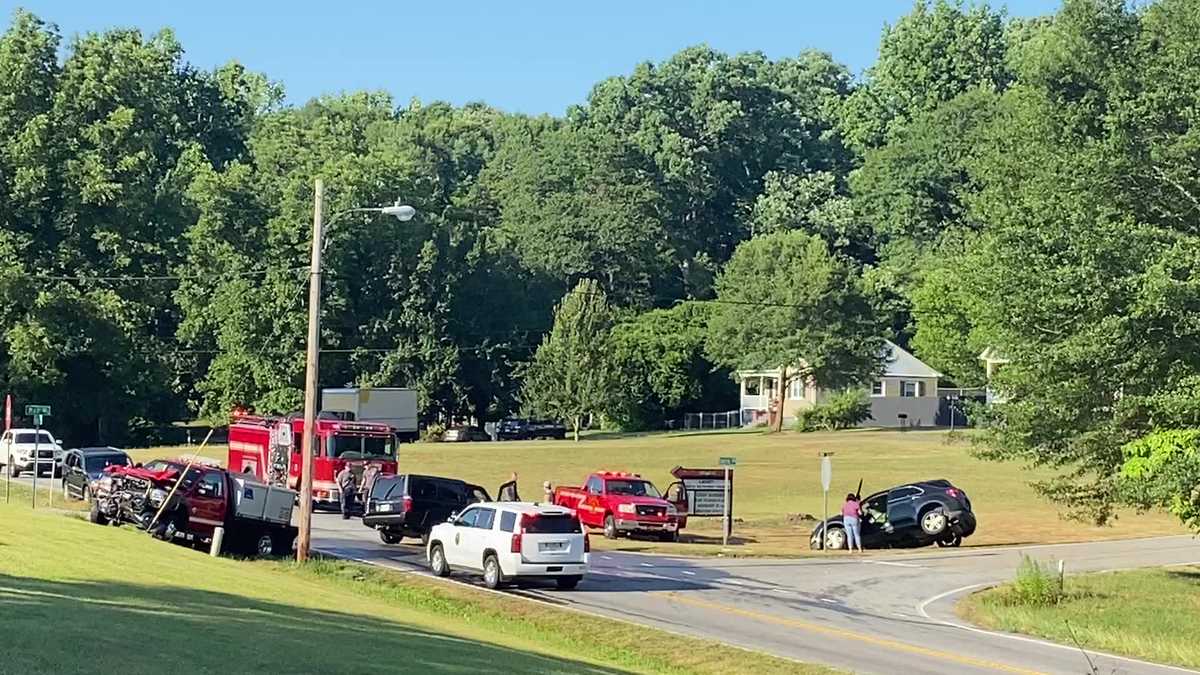South Carolina: Fire truck, SUV involved in crash – WYFF4 Greenville