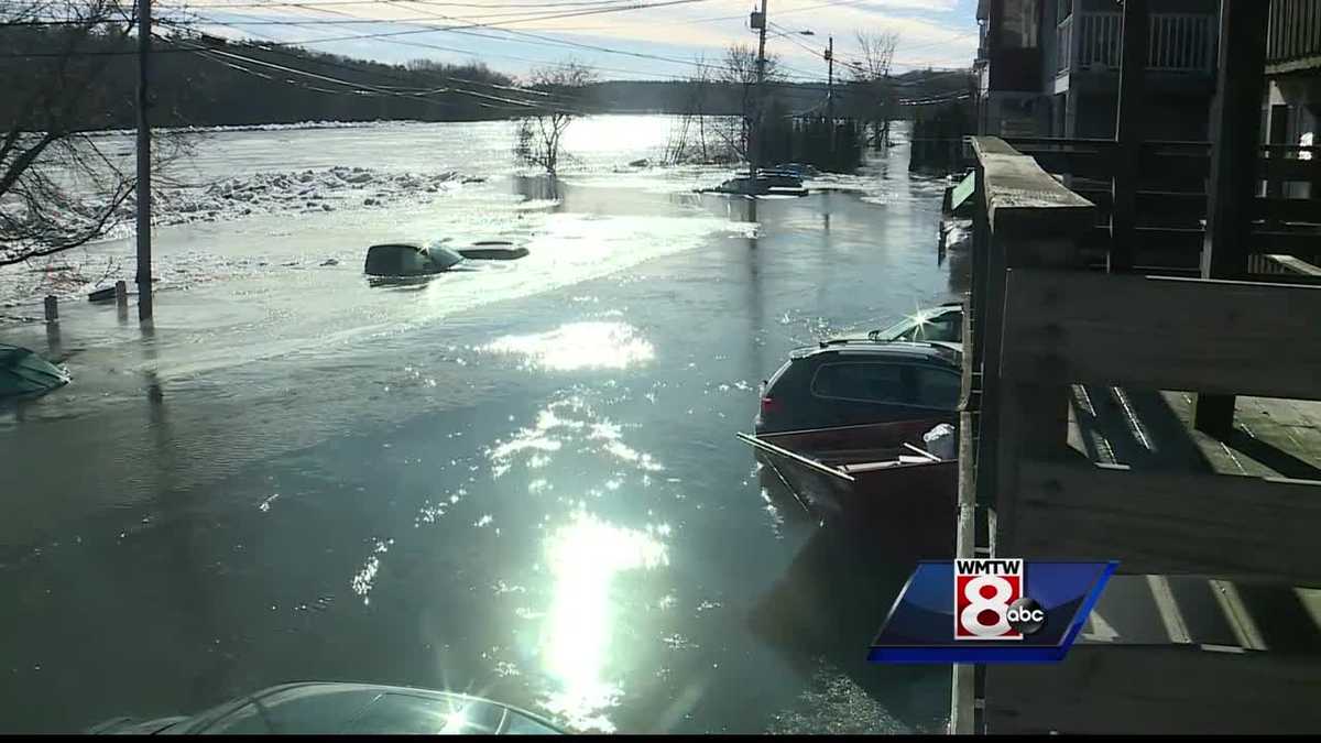 People in Hallowell deal with flooding damage