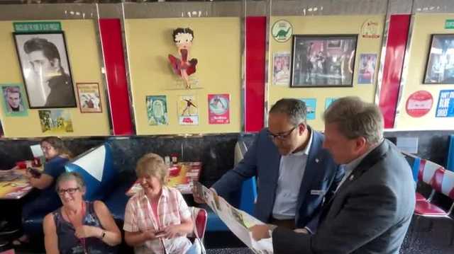 Republican presidential candidate Hurd campaigns with Sununu - Vimarsana News
