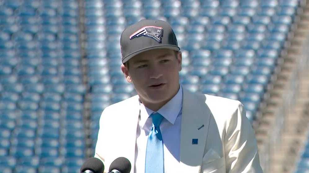 Patriots introduce new quarterback Drake Maye