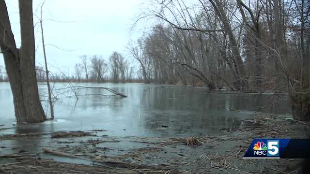 Lack of ice on Lake Champlain a disappointment for winter sports enthusiasts - Vimarsana News