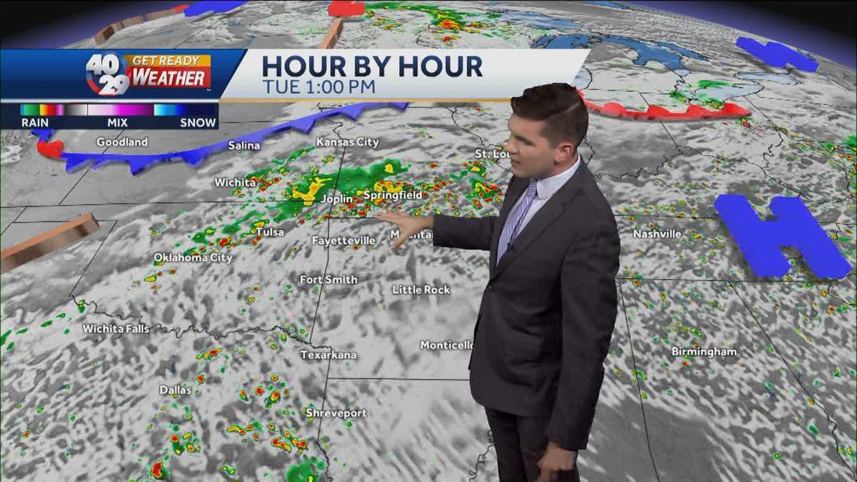 Work week starts off hot & humid; Rain chances going up