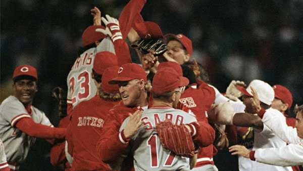 Reds sweep the Athletics to capture the 1990 World Series title