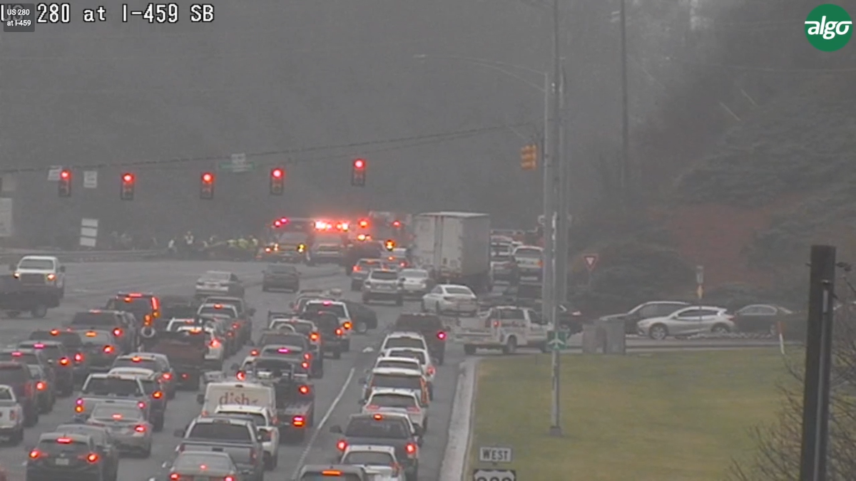 Crash, traffic jam on Highway 280 near The Summit in Birmingham