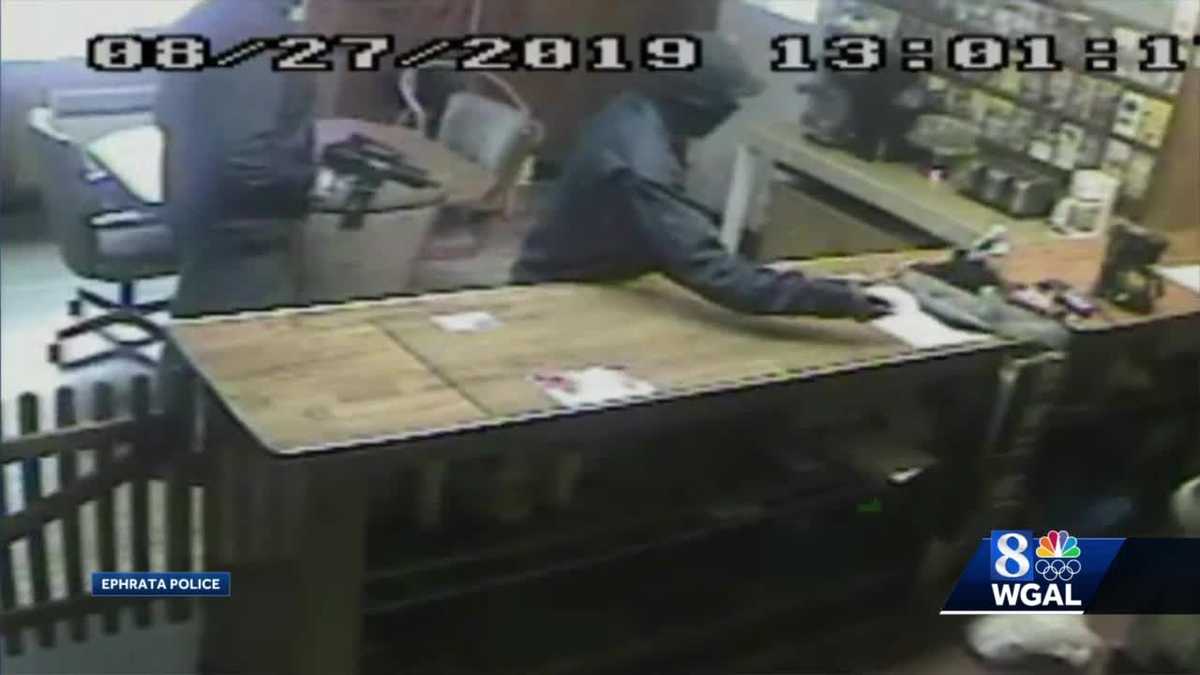 Police Seek Two Robbers Who Used Gun To Hold Up Motel