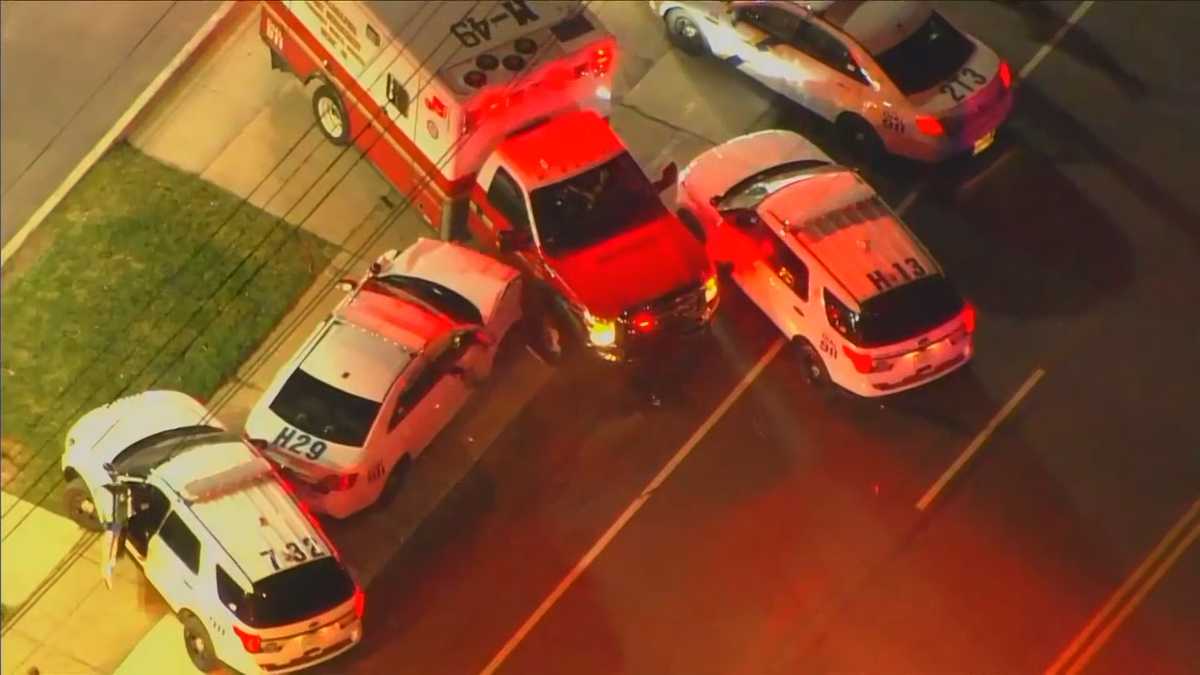 Video Man Leads Police On Chase Driving A Stolen Ambulance