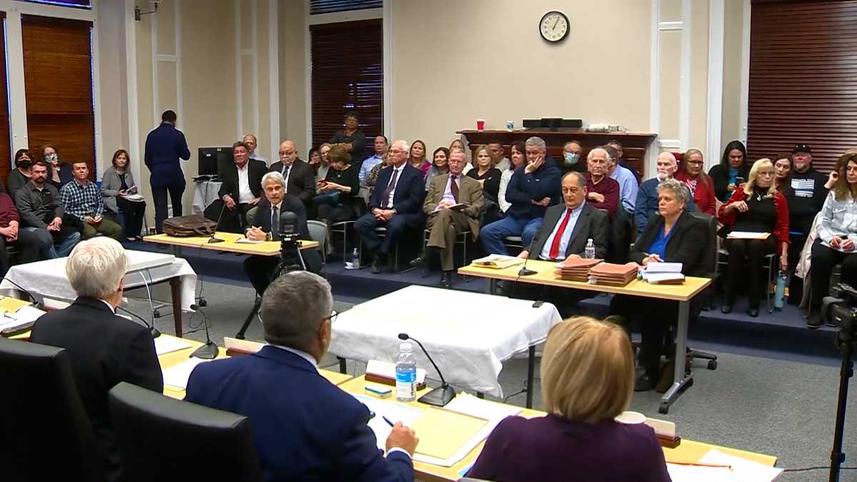 Room packed for pardon hearing in Mass. daycare sexual abuse case