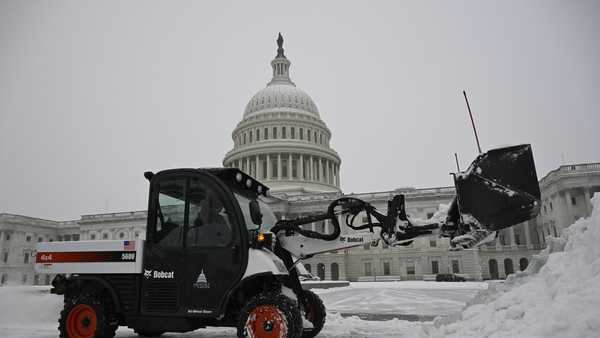 washington sees heavy snow ahead of inauguration