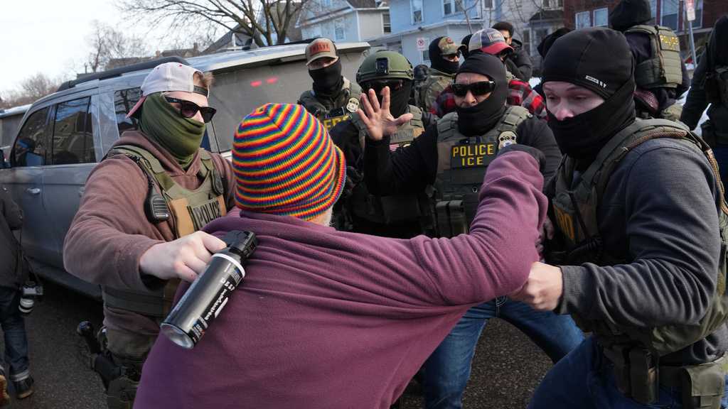 Trump threatens the Insurrection Act, military deployment in Minnesota