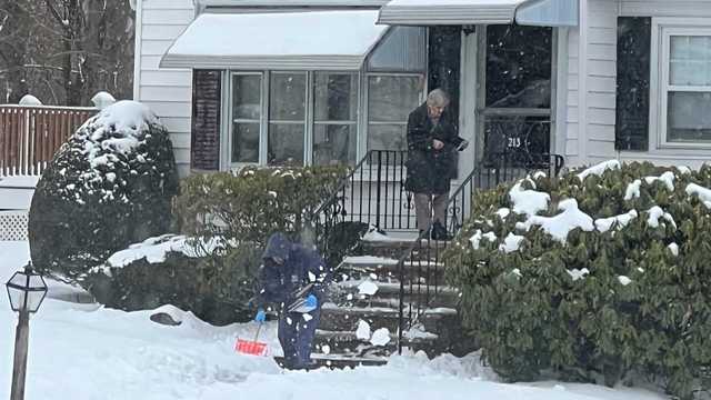 Good deed: Mail carrier seen shoveling for Arlington resident - Vimarsana News