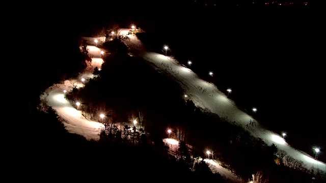 7-year-old boy falls 35 feet from Blue Hills ski lift - Vimarsana News