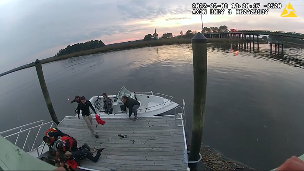 Savannah Police officers rescue woman who jumped from bridge
