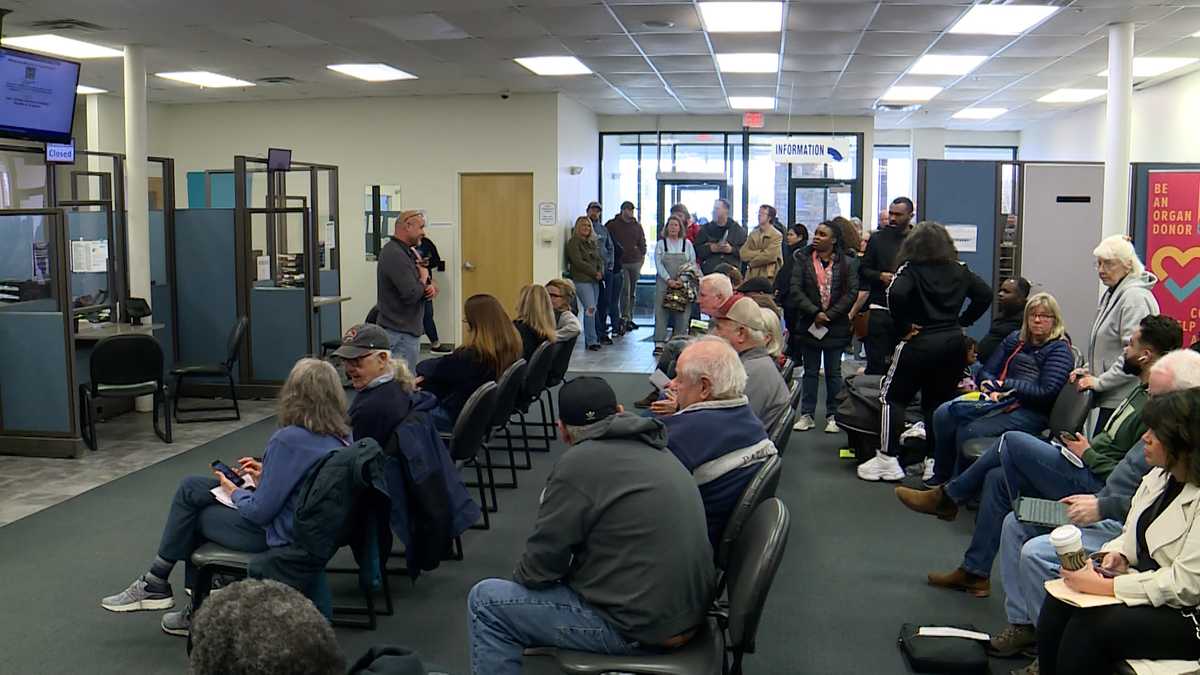 Long lines at Maine BMV amid rush to meet Real ID deadline