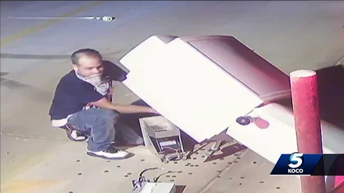 Man caught on camera destroying coin machine, stealing quarters from