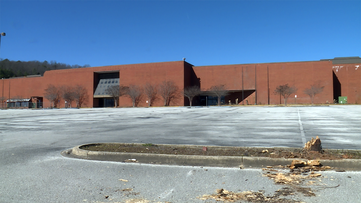 New owner and high hopes for old Century Plaza