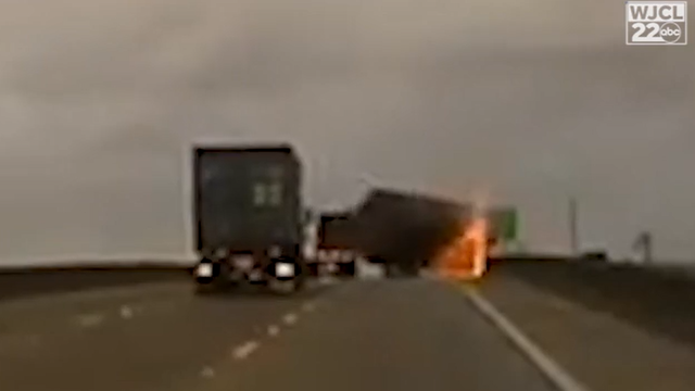 South Carolina: Truck load crushes police car, falls off bridge - Vimarsana News