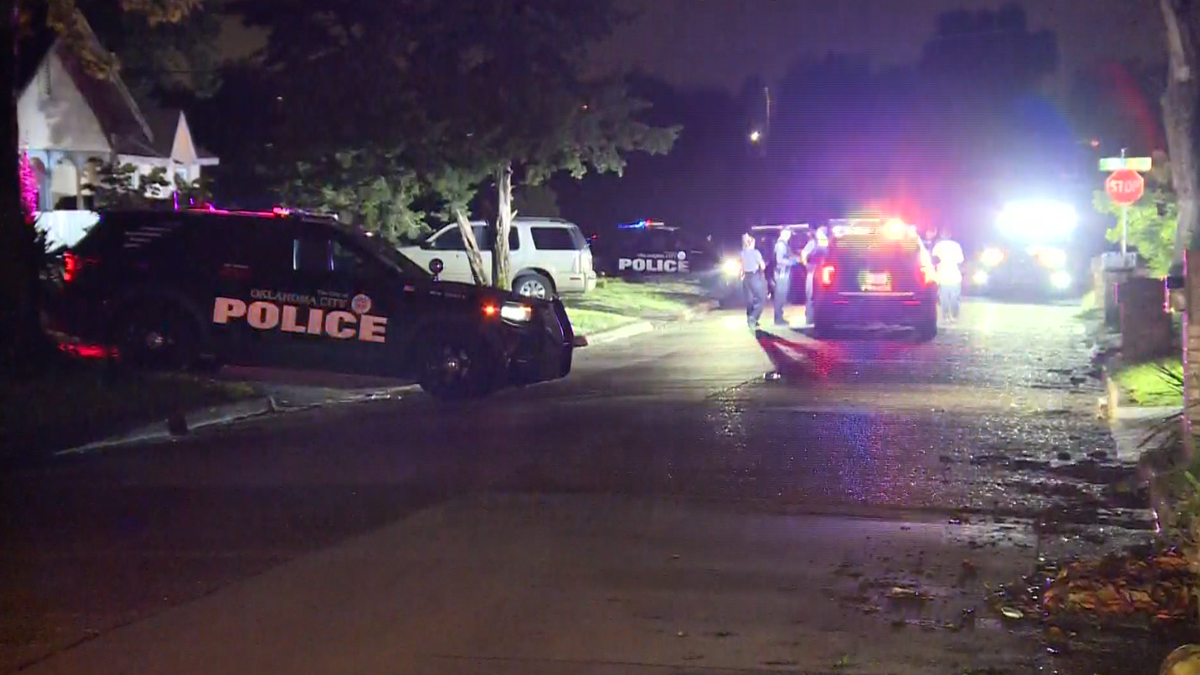 OKC police arrest 2 teenagers after chase ends in neighborhood
