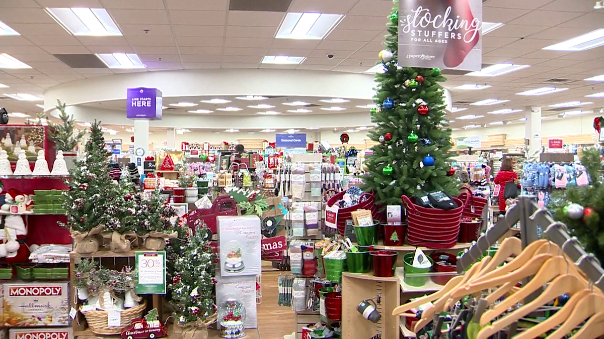 Holiday shopping crunch with less than a week until Christmas Day