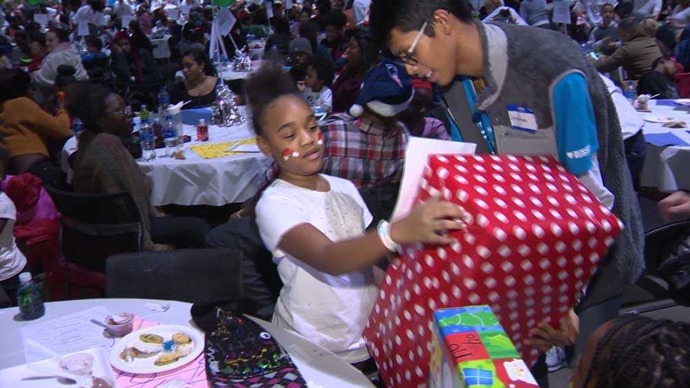 Christmas in the City brings joy to thousands of families