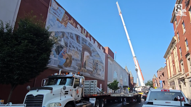 Crane blocks traffic in downtown York, Pa. - Vimarsana News