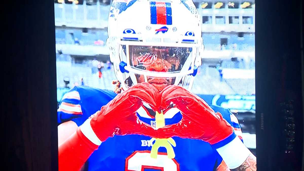 Damar Hamlin participates in full Buffalo Bills practice wearing a helmet  and seemingly in good spirits