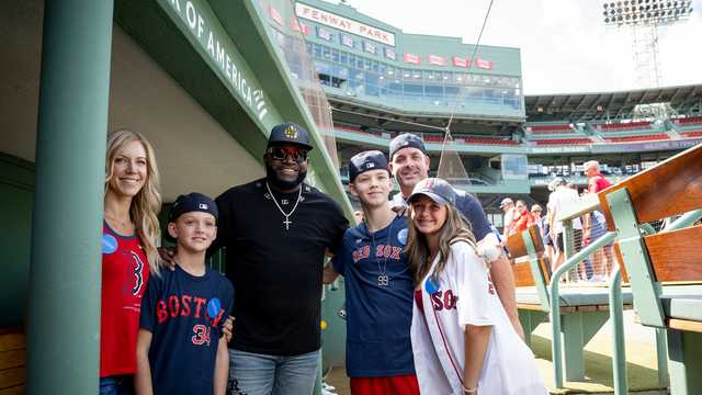 David Ortiz gives Make-A-Wish recipient VIP tour of Fenway Park - Vimarsana News