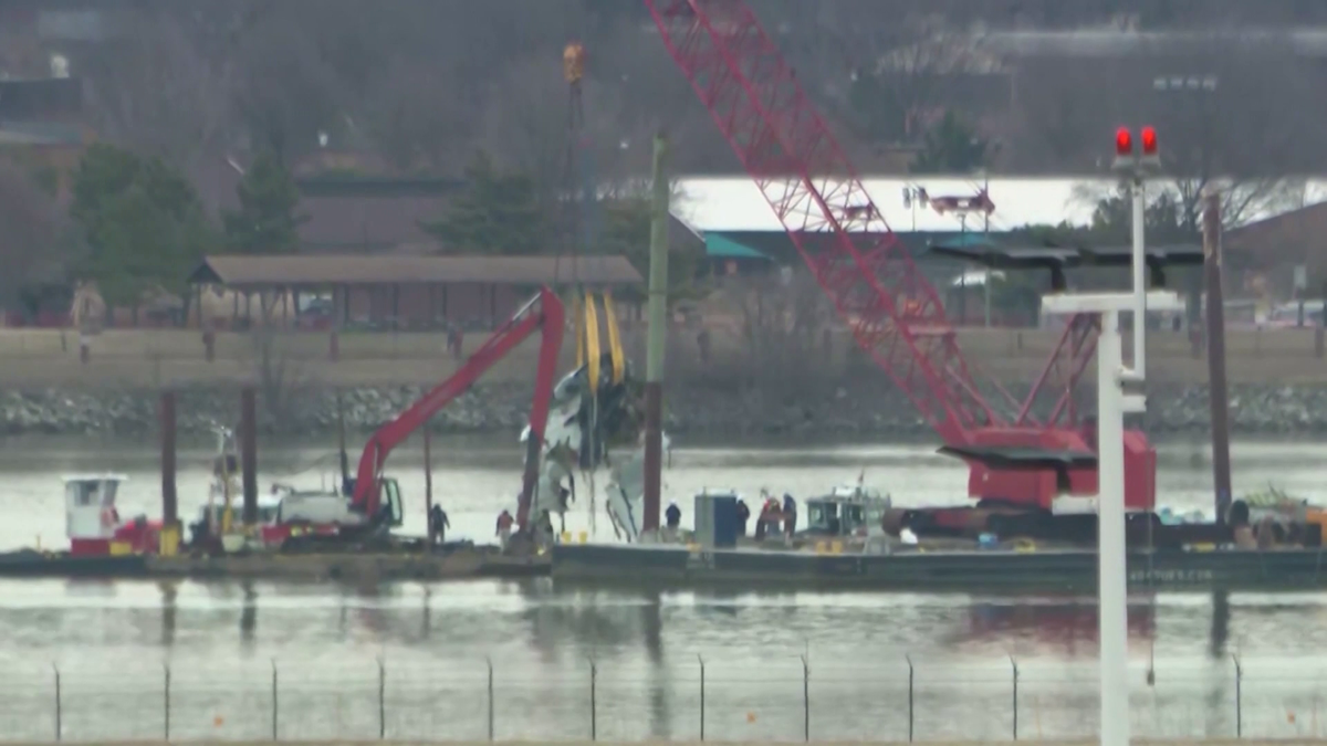NTSB Probes Fatal DC Midair Collision at Reagan