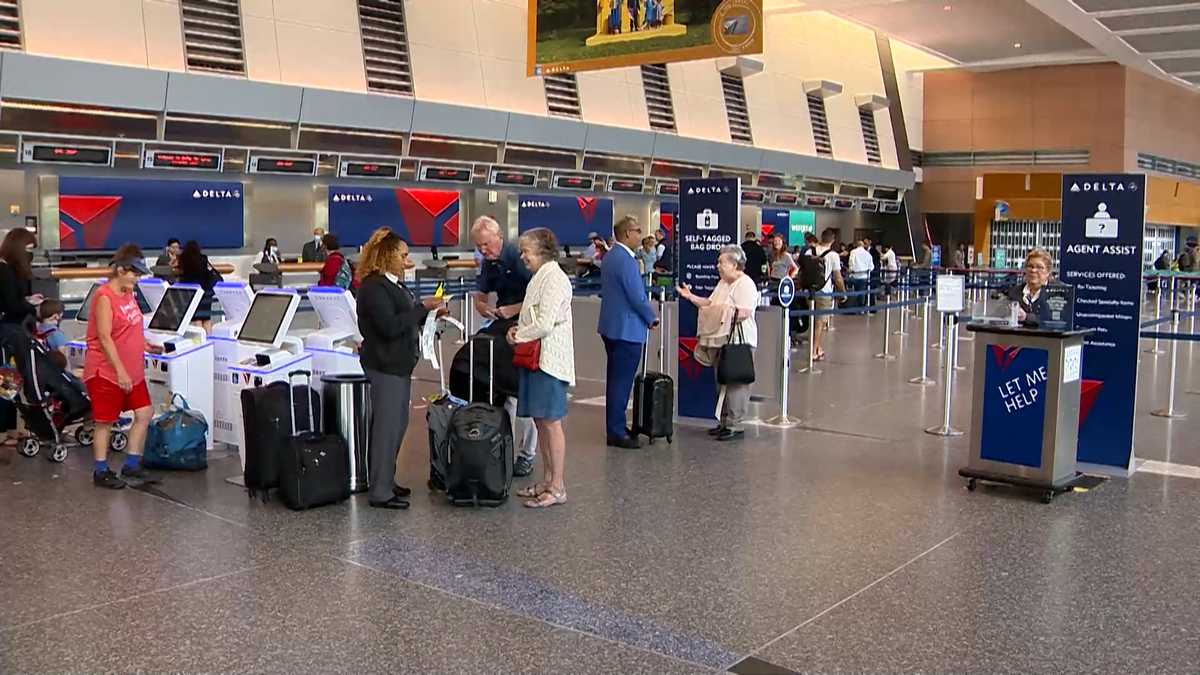 Boston travelers react to Delta’s K offer to passengers on overbooked flight