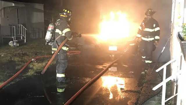 Electric car spontaneously goes up in flames owner's driveway - Vimarsana News