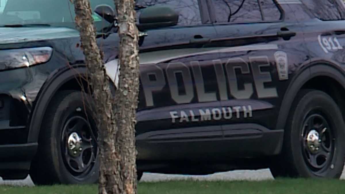 Police search for suspect who robbed Maine Walmart at gunpoint - WMTW