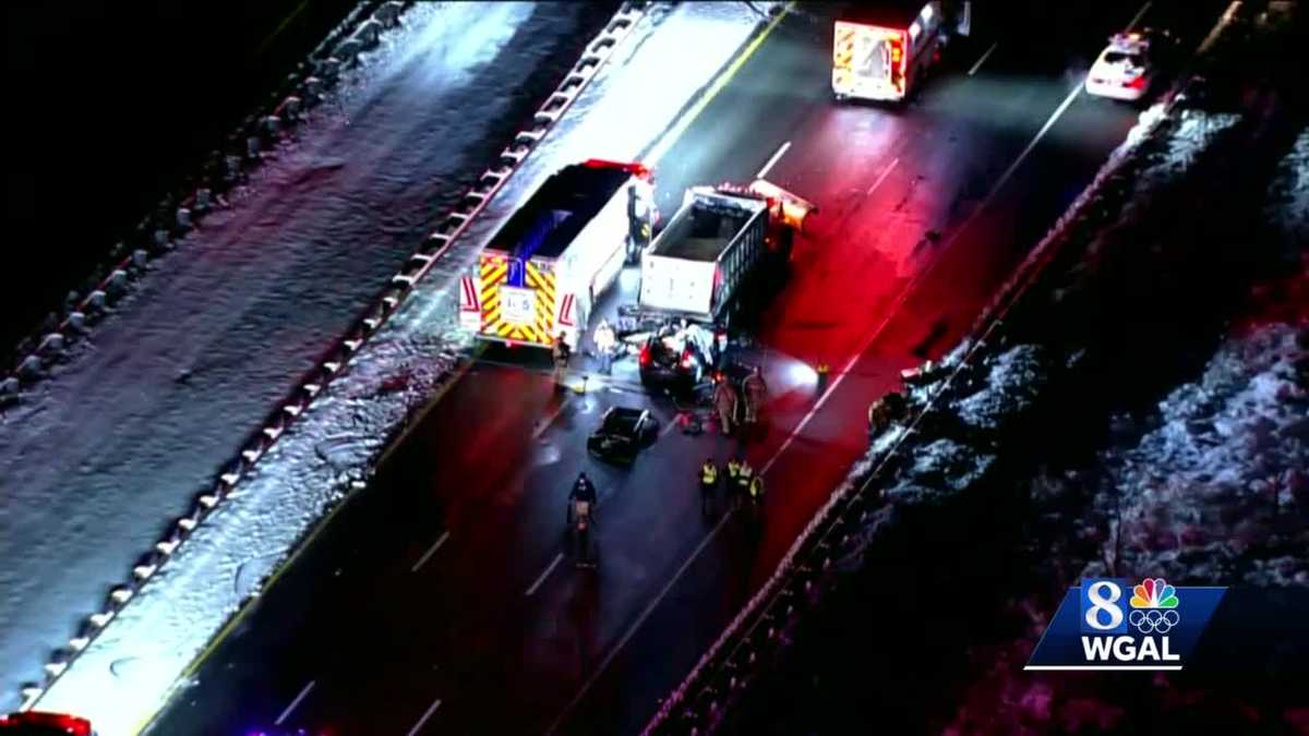 Three people killed in crash with snowplow
