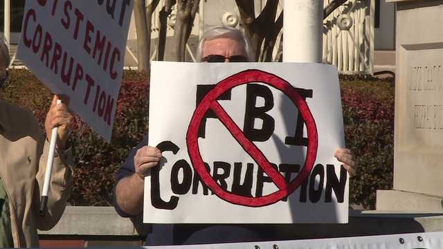 Demonstrators call for harsher sentence for FBI agent who defied judge's order - Vimarsana News